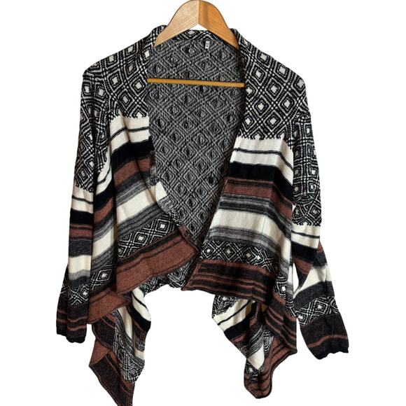 BKE Buckle Waterfall Open Cardigan Sweater Size M Multicolor Diamond Print Boho - Picture 1 of 6